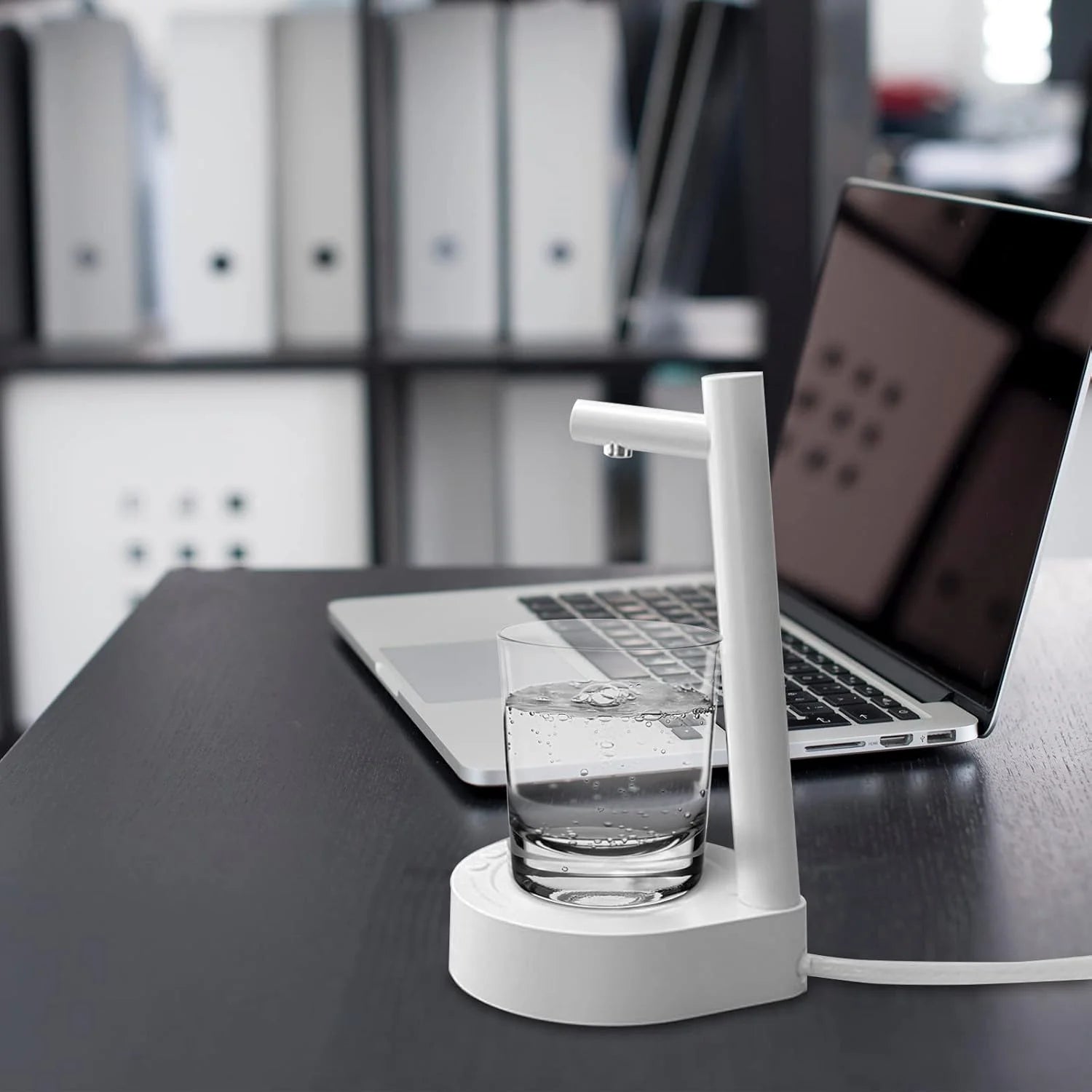 Rechargeable water dispenser